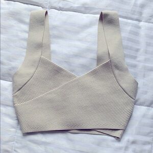 Babaton / Aritzia sculpt Knit Cream Fitted Crop Top nwot.